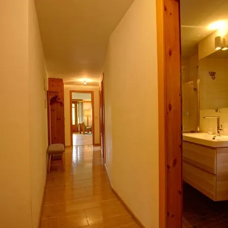 Chesa Munteratsch 2-zimmerwohnung 410 Typ E Lägenhet